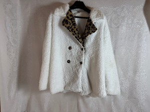 lot 111 image: Double Breasted White Sherpa Jacket with Animal Print Collar (XL)