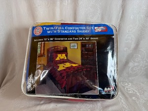 lot 122 image: TwinFull University of Minnesota Comforter Set 72 x 86 Includes Two Pillow Shams 24 x 30