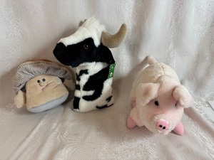 lot 132 image: Vintage Avon Somersault Pals-Fergus the Mushroom, Adorable Pink Pig Plush Toy and Cow Golf Club Cover by Mac Birdie Golf Gifts
