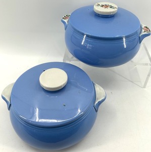 lot 36 image: Vintage Halls Rose Pattern Blue Kitchenware Pots - Made in USA