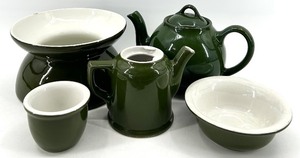 lot 41 image: Vintage Hall China Green Teapot Set 391 - Made in USA - Including Teapot With Lid