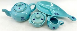 lot 66 image: Vintage Mid Century Cronin Pottery - Blue Tulip Pattern - Teapot with Lid, Creamer & Sugar, Divided Dish