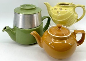 lot 84 image: Variety of Vintage Hall Teapots - including Green with Infuser