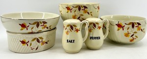 lot 87 image: Halls Jewel Tea Autumn Leaf Bowls with Salt & Pepper Shaker Set