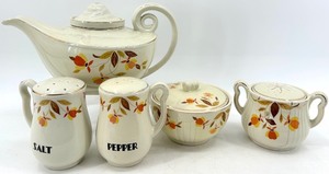 lot 89 image: Vintage Halls Jewel Tea Autumn Leaf Teapot with Salt & Pepper Shakers & Sugar Bowl