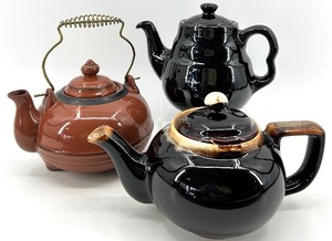 lot 101 image: Vintage Assortment of Three Teapots - Black & Brown Glazes, Made in Japan