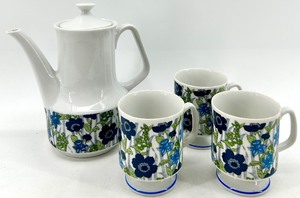 lot 106 image: Vintage Flower Garden Japan Teapot & 3 Mugs Set