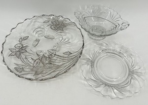 lot 111 image: Vintage Cambridge Caprice Clear Glass Floral Assortment