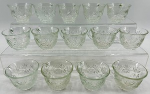 lot 194 image: Vintage Hazel Atlas Heritage Punch Cups - 14-Piece Set