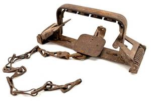 lot 160 image: Vintage Long-Spring Bear Trap & Chain