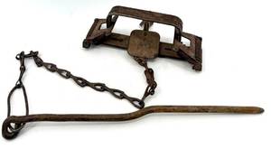 lot 161 image: Vintage Triumph Easy Set #5 Bear Trap