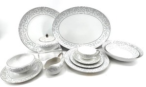 lot 184 image: Mikasa Gramercy 8234 Dinnerware Set