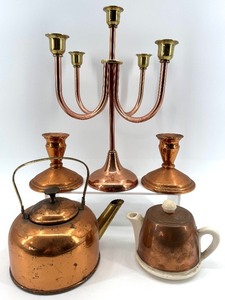 lot 203 image: Vintage Copper Candelabra Five-Arm Centerpiece with Teapots Set, Made in England