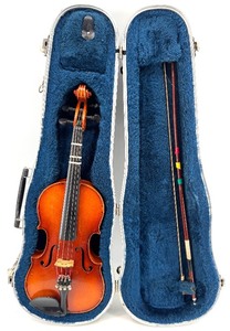 lot 217 image: Vintage Violin No RR101  Size & Bow in Case - Japan