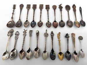 lot 232 image: Antique Souvenir Spoons - Ornate Handles & Crest Motifs Collection
