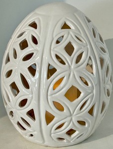 lot 50 image: Egg Lamp - White Ceramic Lattice with Openwork Pattern - LED Battery-Operated
