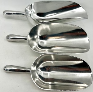 lot 141 image: Large Metal Scoops - Stainless Steel - 3-Pack