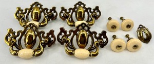 lot 146 image: Brass Cabinet Backplates with Handles & Cream Ceramic Knobs
