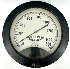 lot 147 image: Boiler Feed Pressure Gauge - 0-1500 Scale - 110 Volts ACDC