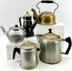 lot 155 image: Aluminium Works Stratford-on-Avon England Teapots & Kettles S-1345 (Lot of 5)