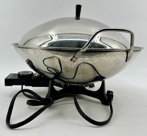 lot 254 image: Farberware Model 303 - Perfect Heat Control Electric Steamer