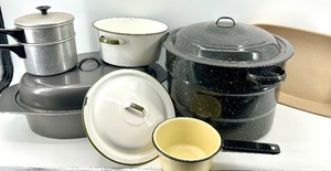lot 256 image: Assorted Kitchenware including New Gray Roaster