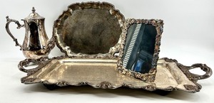 lot 257 image: Towle Silversmiths Silver Plate Tea Set & Tray - 4-Piece Vintage HK