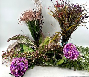 lot 278 image: Artificial Purple Hydrangea Floral Arrangement - Dried Grass & Berry Accents Centerpiece