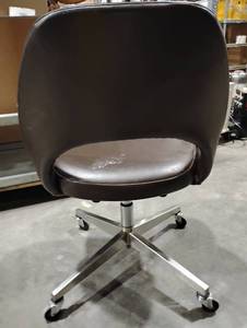 lot 10SK image: Knoll Associates Rolling Chair (601197)