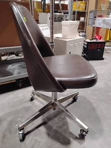 lot 15SK image: Knoll Associates Rolling Chair (601198)