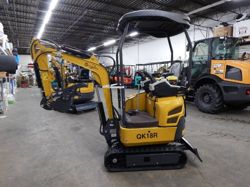 lot 15 image: NEW CFG QK18R Mini Excavator with Hydraulic Thumb