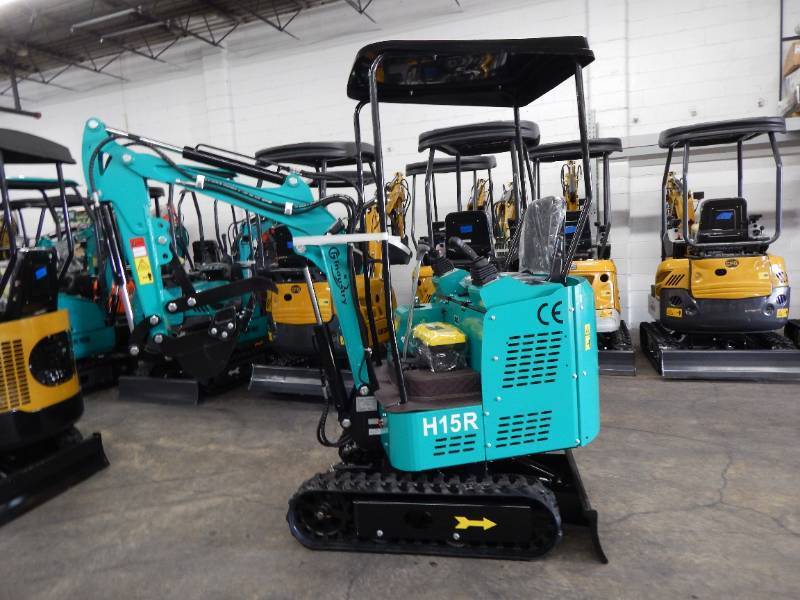 lot 25 image: NEW CFG H15R Mini Excavator