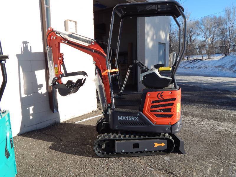 lot 26 image: NEW CFG MX15RX Mini Excavator