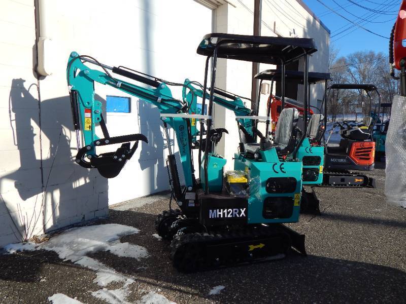 lot 28 image: NEW CFG MH12RX Mini Excavator