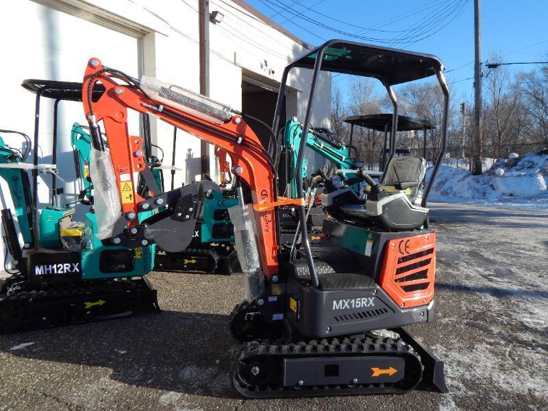 lot 29 image: NEW CFG MX15RX Mini Excavator