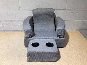 lot 111 image: Foam Floor Chair 5 Pieces