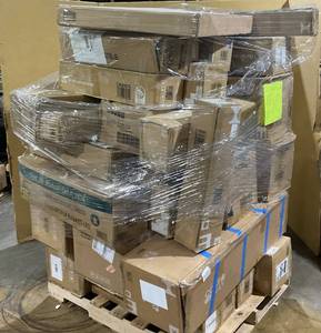 lot 178 image: PALLET OF WHOLE SALE Christmas Trees