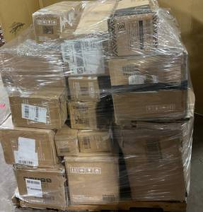 lot 171 image: PALLET OF WHOLESALE Christmas Trees