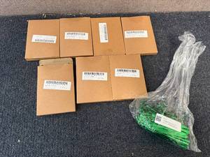 lot 17 image: 7 X 800Ct Green Twist Ties