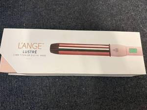 lot 37 image: LAnge 32Mm Titanium Digital Wand