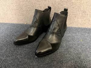 lot 56 image: Coach Suffolk Black Shoes - 5M