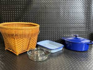 lot B-55 image: Rachael Ray Blue Enameled Cast Iron Dutch Oven with Lid, Wicker Basket & Bakeware