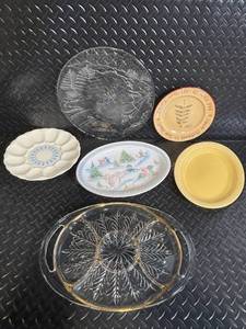 lot 116 image: Park Designs Hand-Painted Christmas Dinnerware ENESCO Signature Glass & Plates (Lot of 7)
