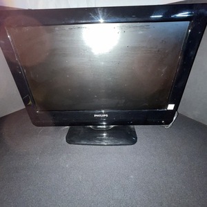 lot 221 image: Philips Computer Monitor LCD Display with Stand - Black Used