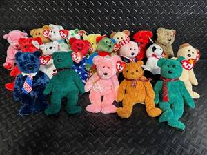 lot 123 image: TY Beanie Babies Collection - Assorted Beanie Babies With Tags