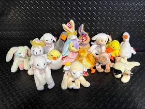 lot 127 image: TY Beanie Babies Collection - Lullaby, Gracie, Quackers, Chickie, Knuckles, Fleecie