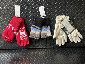 lot 159 image: Vera Bradley Isotoner Womens Gloves (Lot of 3)