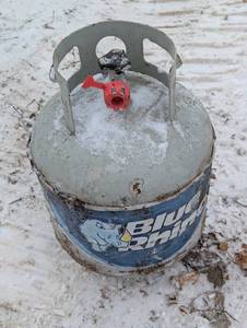 lot 11 image: 20# Blue Rhino Propane Tank - Empty