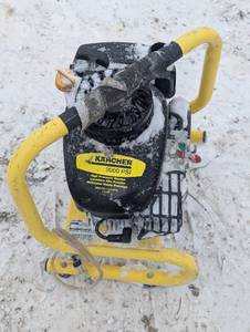 lot 21 image: Karcher 2000 PSI 4 HP 2 GPM Preasure Washer - As Is