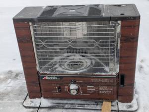 lot 24 image: Aladdin Temp-Rite Portable Kerosene Heater, Model S571U - Works Good